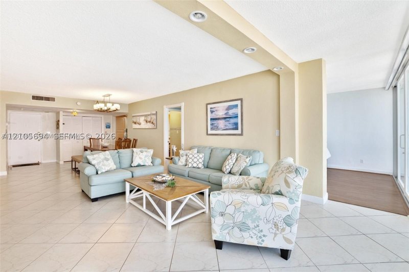 Apartment for rent at Carriage House Miami Beach 807