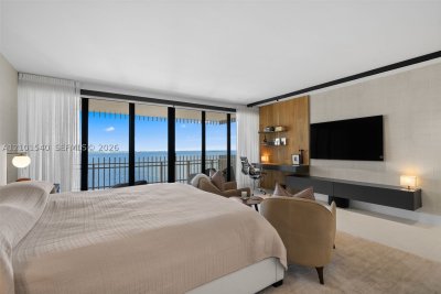 Comprar apartamento no Grove Isles Tower III C1701