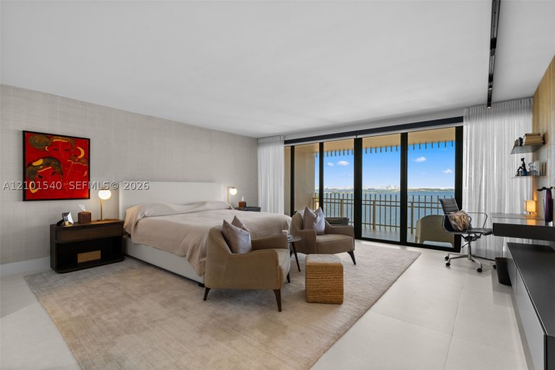 Comprar apartamento no Grove Isles Tower III C1701