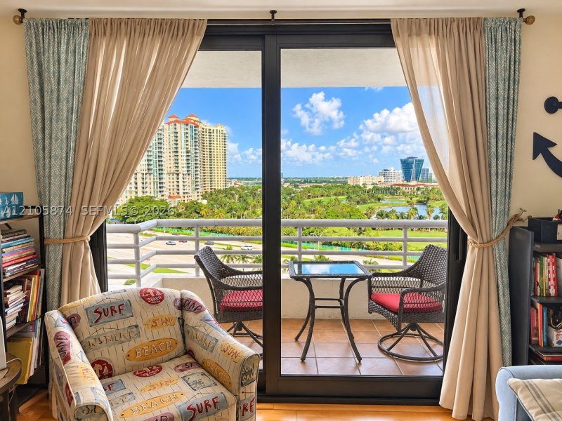 Condo for sale at Parc Central East 1103