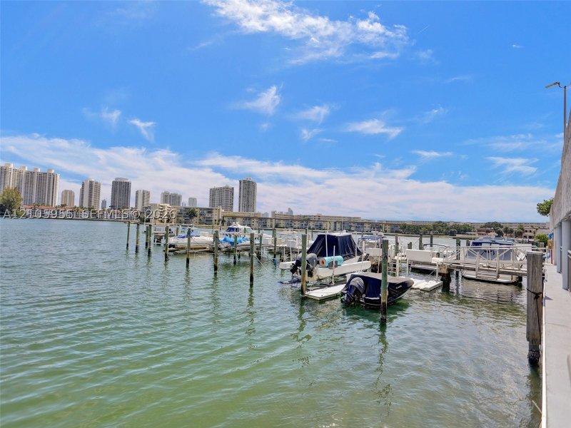 Comprar apartamento en Del Prado Aventura 1904