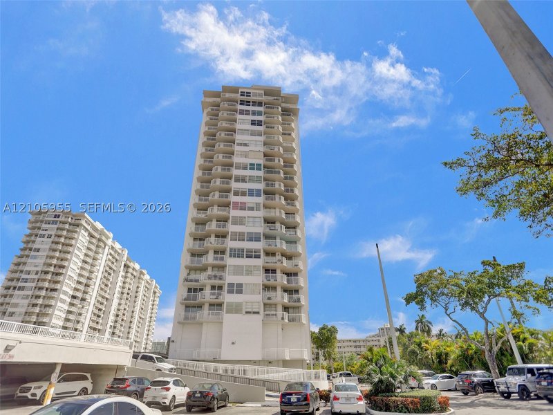 Comprar apartamento en Del Prado Aventura 1904