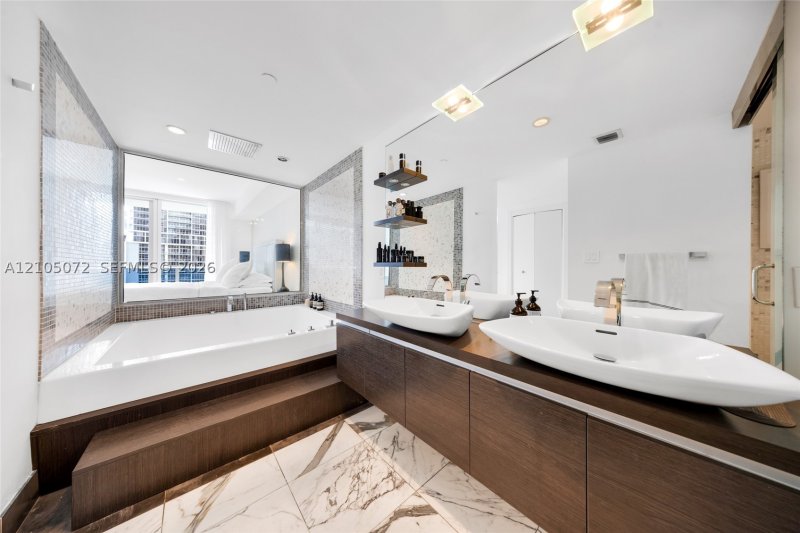 Condo for sale at Epic Miami 904