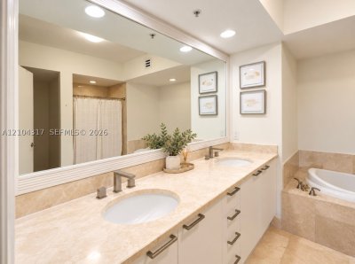 Comprar apartamento en One Fifty One at Biscayne 706