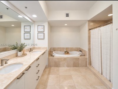 Comprar apartamento en One Fifty One at Biscayne 706