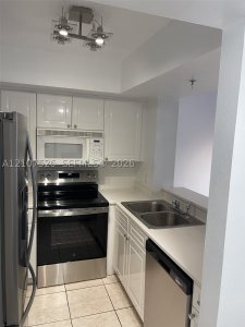 Aluguel de apartamento no Sunset Harbour South 905