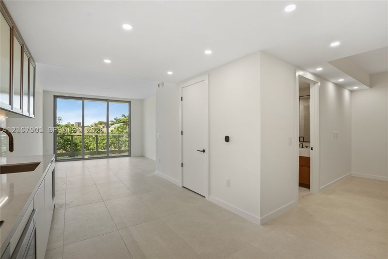 Condo for sale at 2200 Brickell 317
