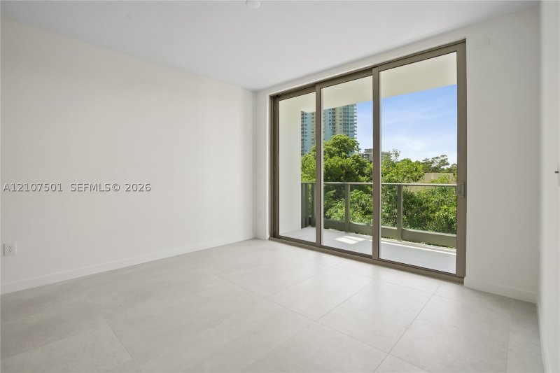 Condo for sale at 2200 Brickell 317