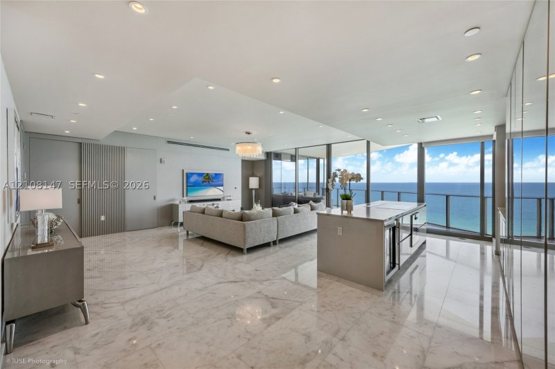Condo for sale at Ritz Carlton Residences Sunny Isles 902
