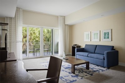 The Blue Doral Apt #816