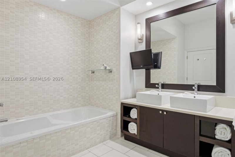 Condo for sale at The Blue Doral 816