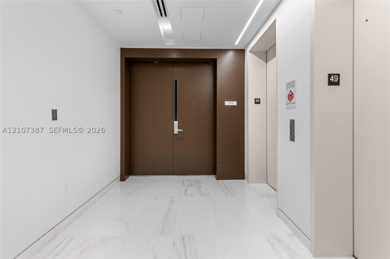 Comprar apartamento en Aston Martin Residences 4901E