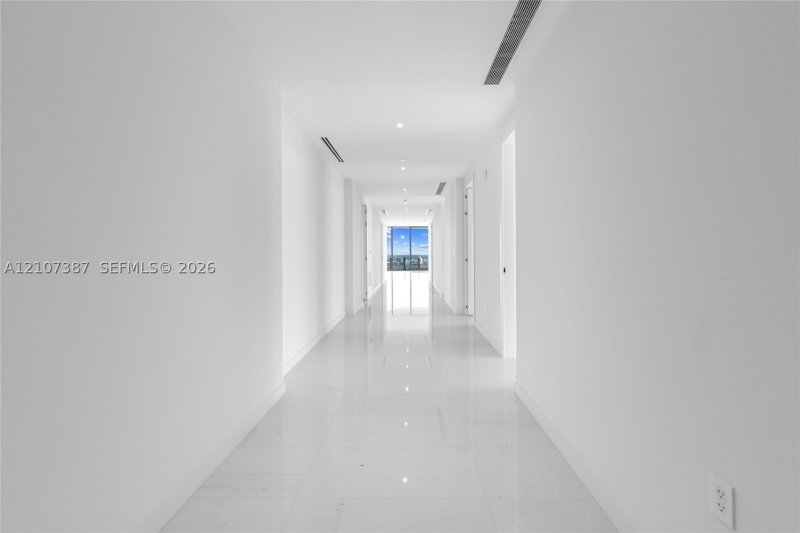 Comprar apartamento en Aston Martin Residences 4901E