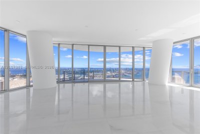 Comprar apartamento en Aston Martin Residences 4901E