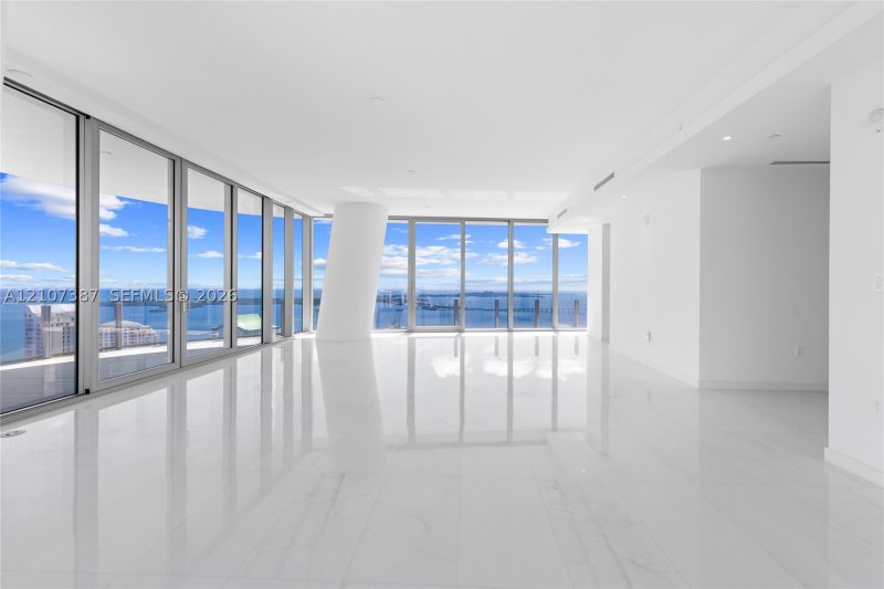 Comprar apartamento en Aston Martin Residences 4901E