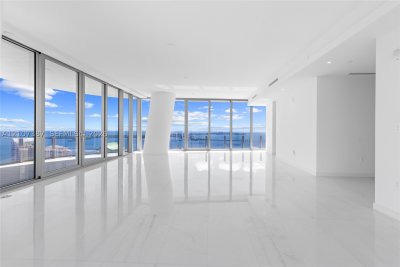 Comprar apartamento en Aston Martin Residences 4901E