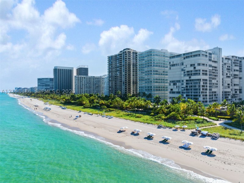 Condo for sale at Bal Harbour 101 Condo 1003