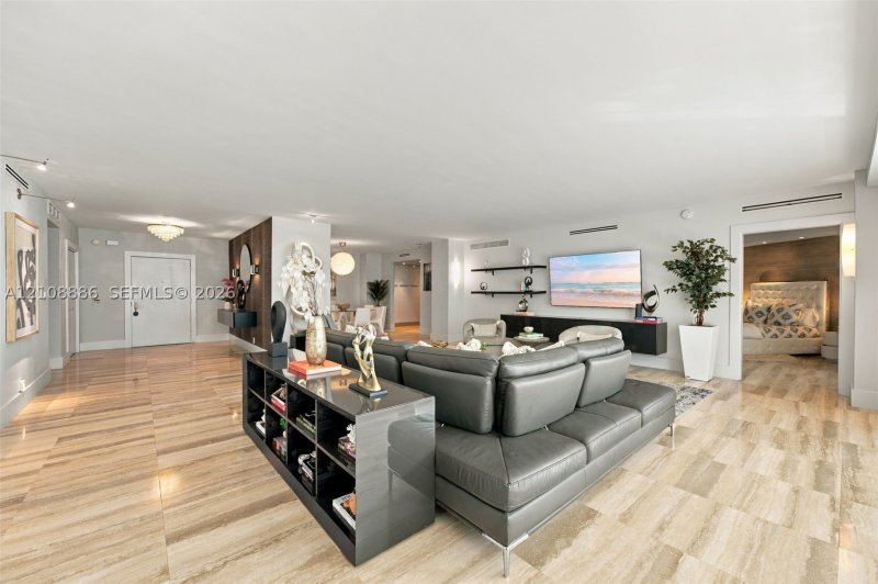 Condo for sale at Bal Harbour 101 Condo 1003