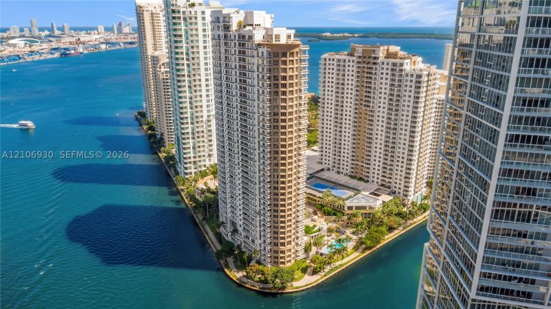Condo for sale at Carbonell 1103