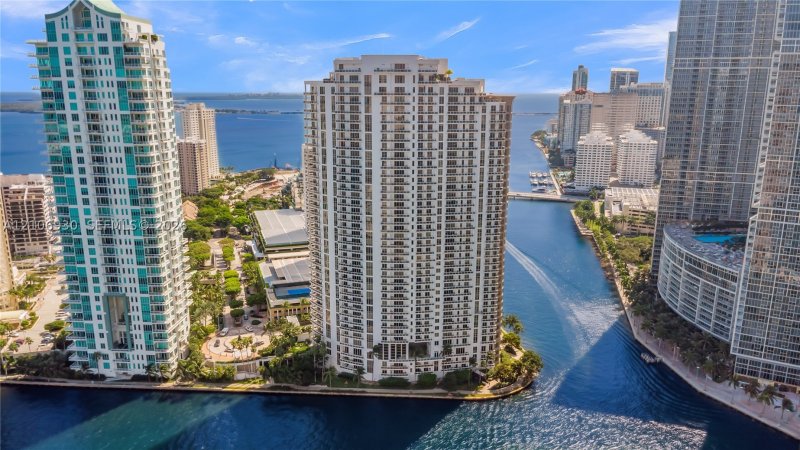 Condo for sale at Carbonell 1103