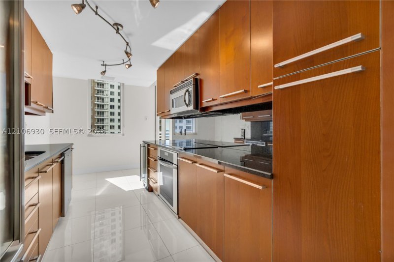 Condo for sale at Carbonell 1103