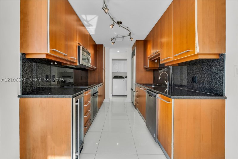 Condo for sale at Carbonell 1103