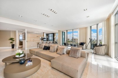 Comprar apartamento no Marina Palms Yacht Club PH-7