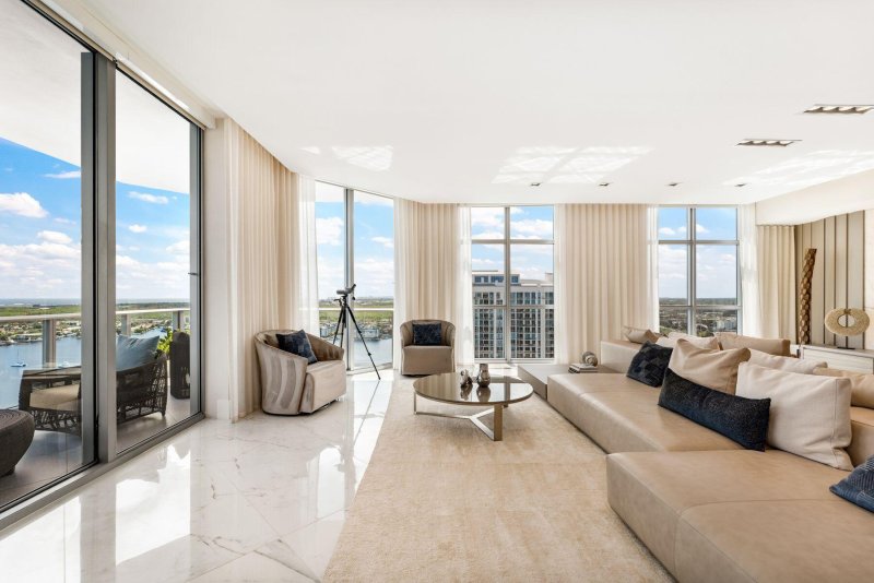 Comprar apartamento no Marina Palms Yacht Club PH-7