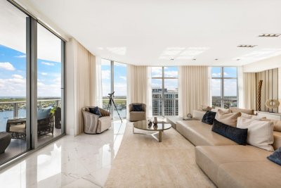 Comprar apartamento no Marina Palms Yacht Club PH-7