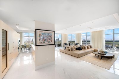 Comprar apartamento no Marina Palms Yacht Club PH-7