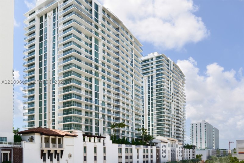 Condo for sale at Parque Towers at St. Tropez 4-906