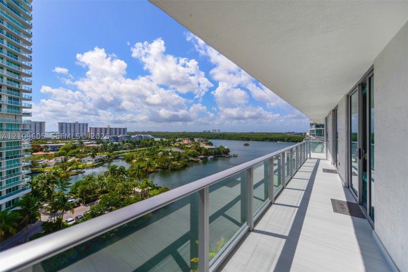 Condo for sale at Parque Towers at St. Tropez 4-906