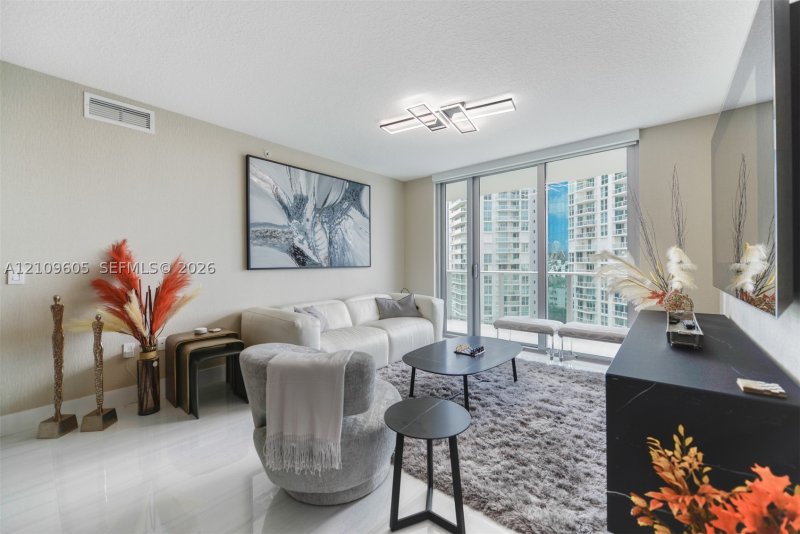 Condo for sale at Parque Towers at St. Tropez 4-906