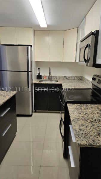 Comprar apartamento no Four Ambassadors 2006