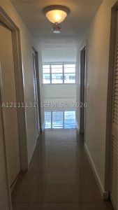 Comprar apartamento no Four Ambassadors 2006