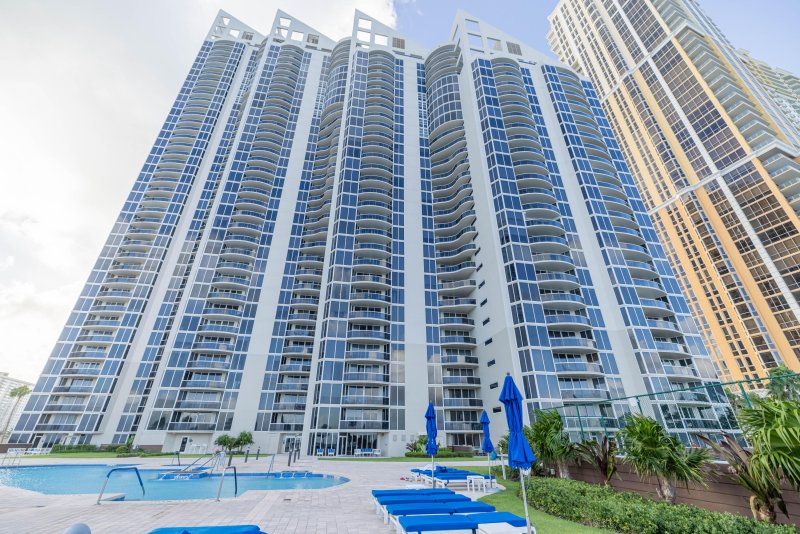 Comprar apartamento en The Pinnacle 2305