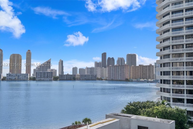 Condo for sale at 4000 Williams Island 701