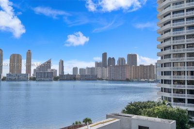 Comprar apartamento no 4000 Williams Island 701
