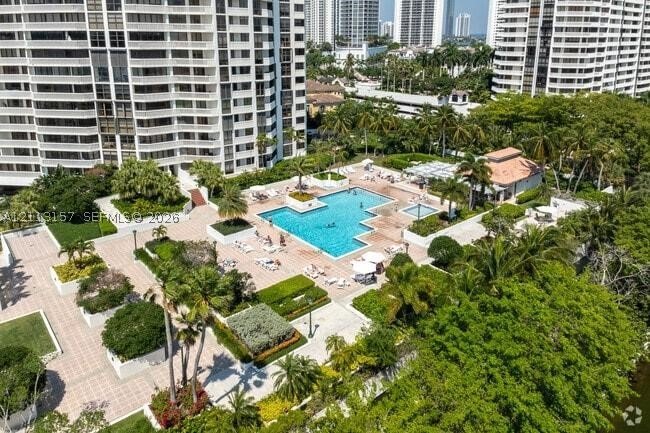 Apartment for rent at 1000 Williams Island 2210