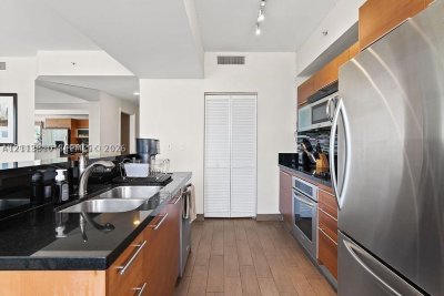 Vizcayne Everglades On The Bay Apt #402