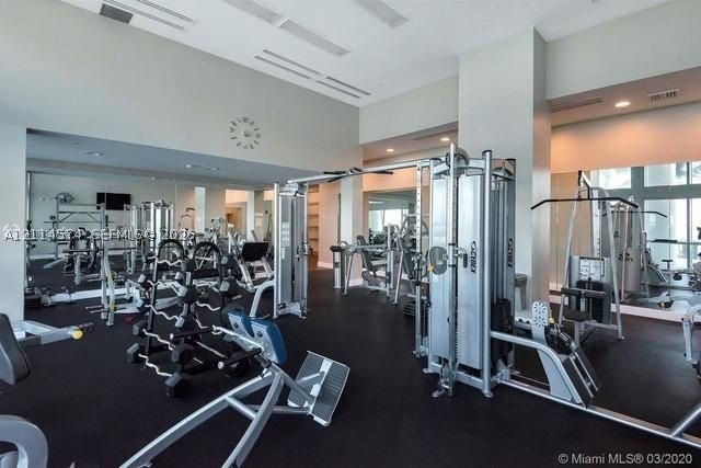 Aluguel de apartamento no Onyx On The Bay 601