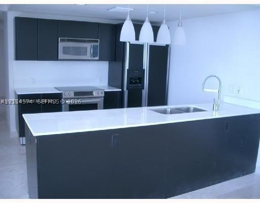 Aluguel de apartamento no Onyx On The Bay 601