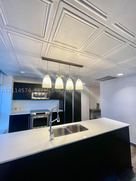 Aluguel de apartamento no Onyx On The Bay 601