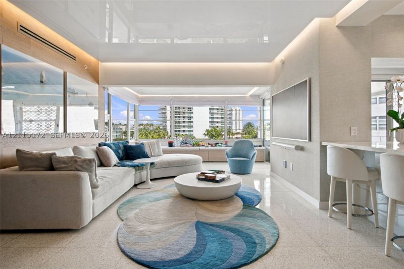 Condo for sale at Belle Towers 5C