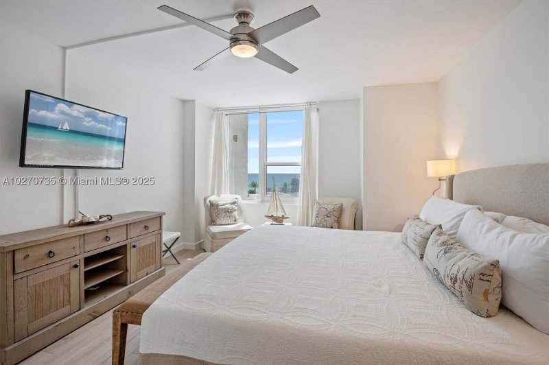 Apartment for rent at Alexander Towers 607