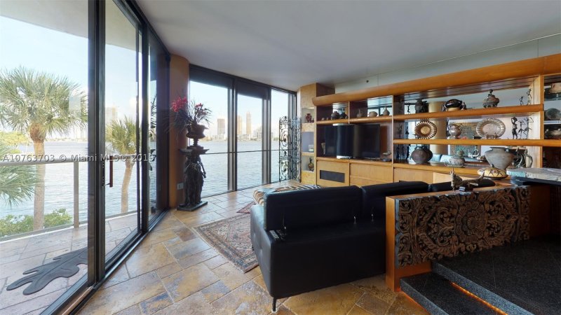 Comprar apartamento en 4000 Williams Island W-STE6