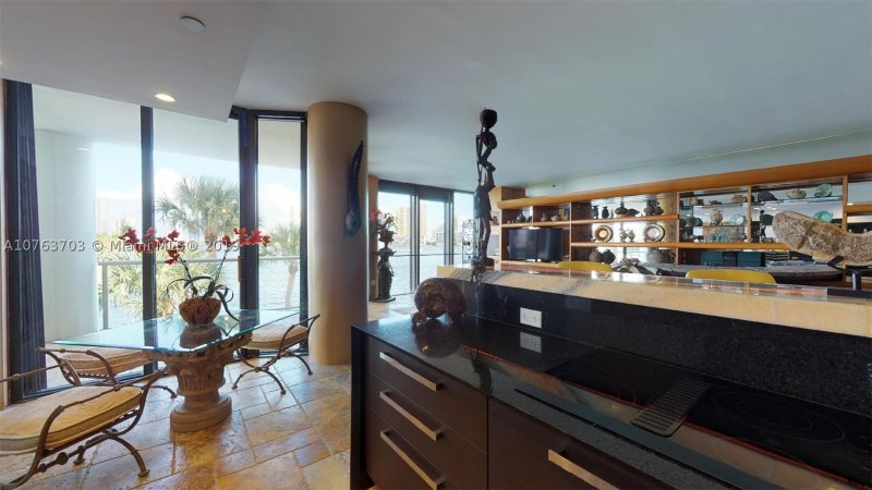 Comprar apartamento en 4000 Williams Island W-STE6