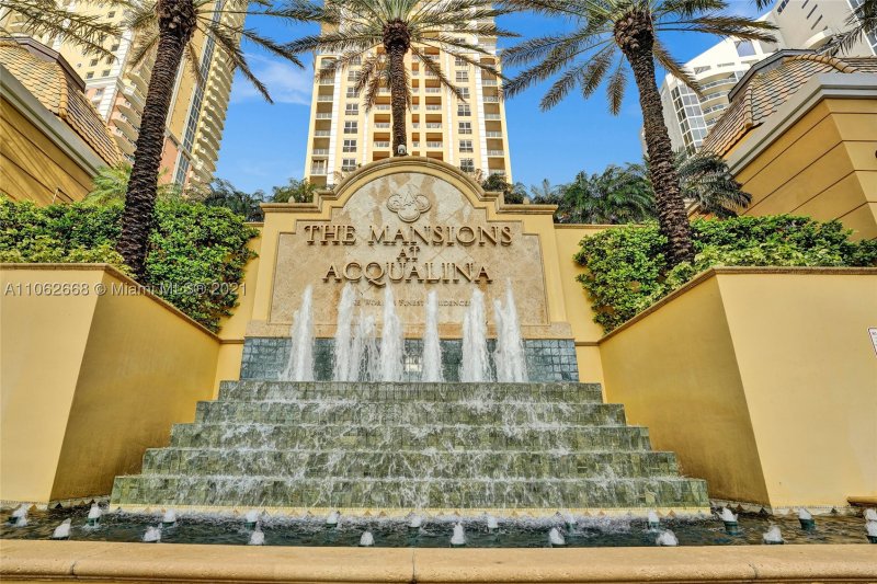 Condo for sale at Mansions at Acqualina 1402