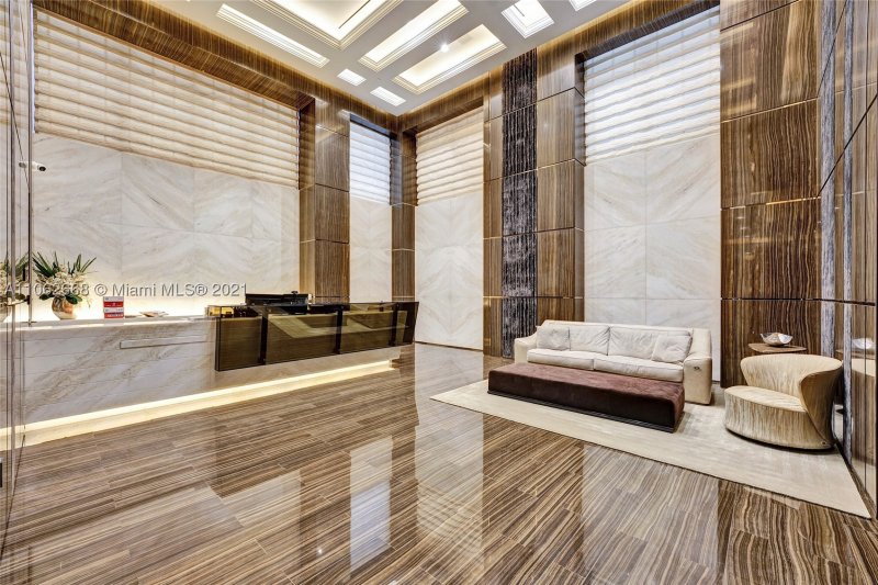 Condo for sale at Mansions at Acqualina 1402