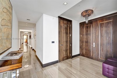 Comprar apartamento no Mansions at Acqualina 1402